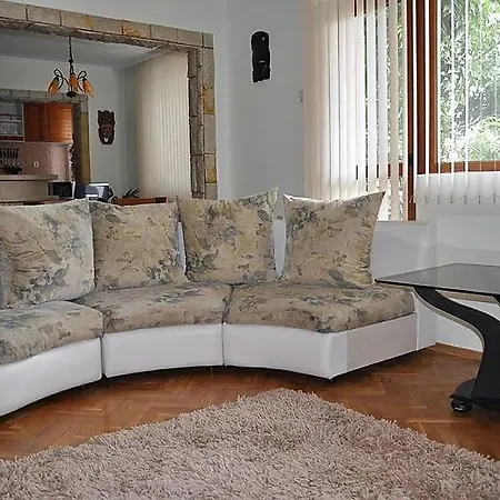 ники Apartamento *